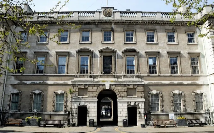 St Bartholomew&#x27;s, the world&#x27;s oldest hospital